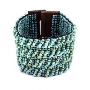 Pulseira de miçangas azul turquesa