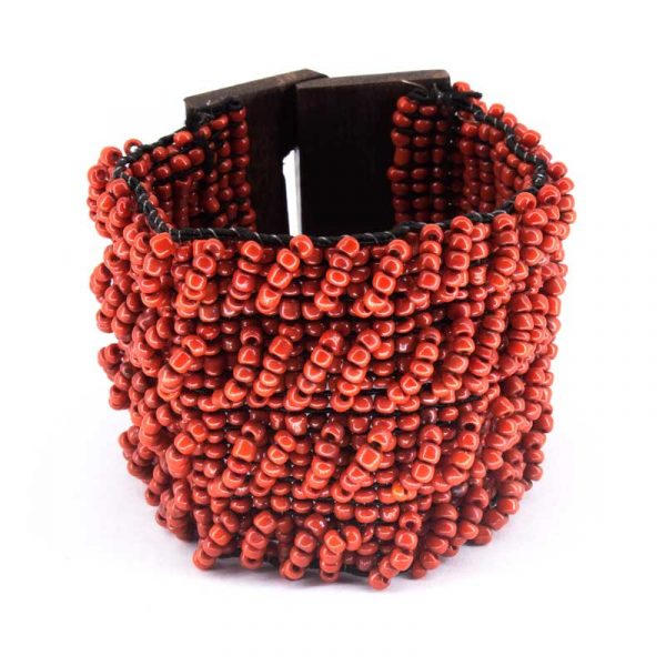 Pulseira de miçangas vermelhas